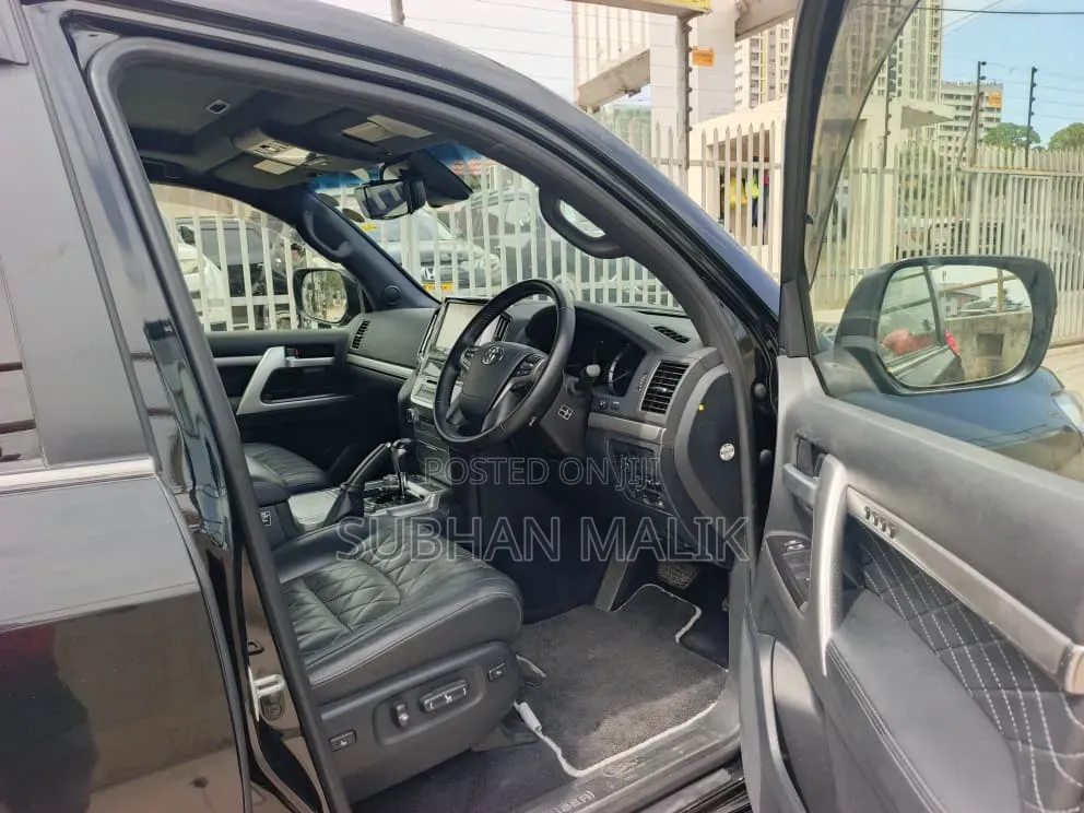 Toyota Land Cruiser 4.6 V8 ZX 2016 Black