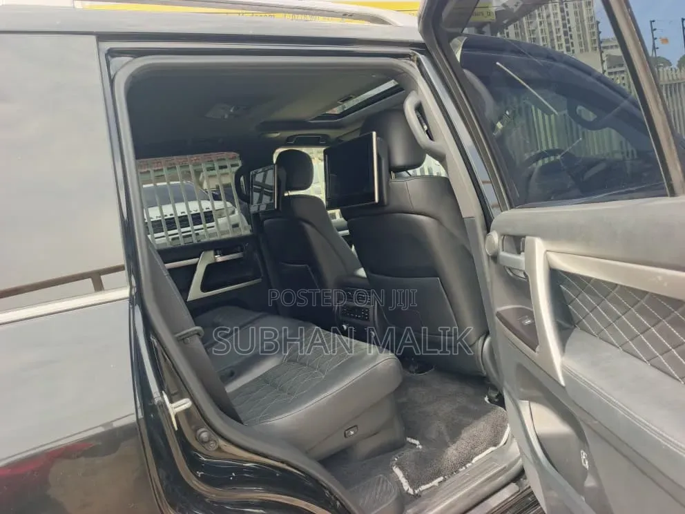 Toyota Land Cruiser 4.6 V8 ZX 2016 Black