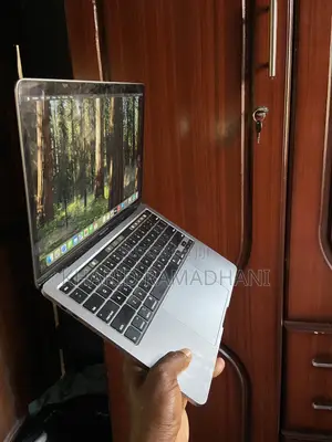 Laptop Apple MacBook Pro 2020 16GB Intel Core i5 SSD 512GB