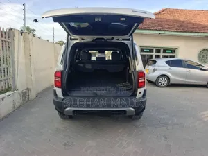 Toyota Land Cruiser Prado 2.8 2024 White