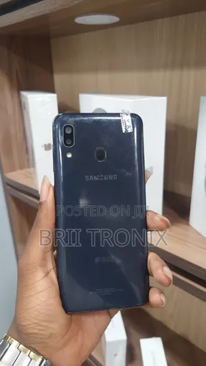 Samsung Galaxy A30 64 GB Black