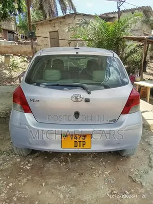 Toyota Vitz 2006 Silver