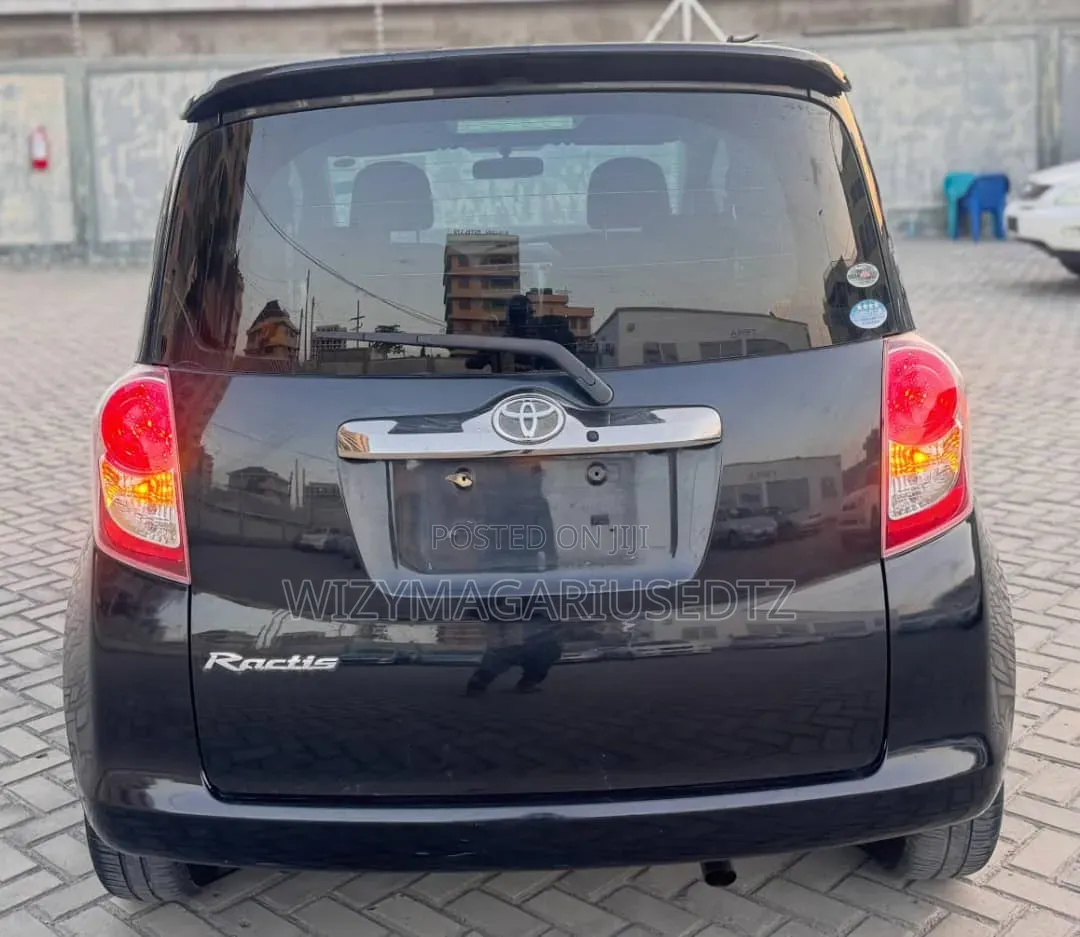 Toyota Ractis 1.5 AWD 2009 Matt Black
