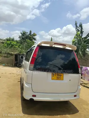 Toyota LiteAce Noah 2000 White
