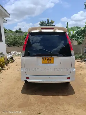 Toyota LiteAce Noah 2000 White