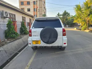 Toyota RAV4 2005 White