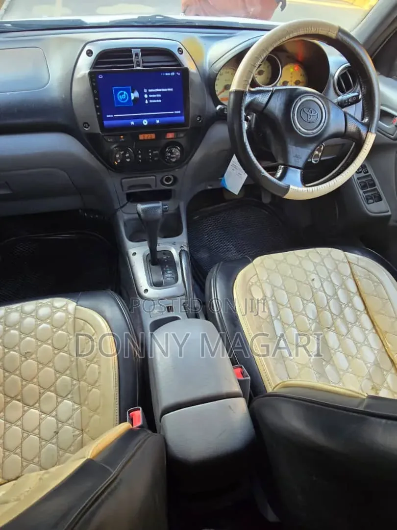 Toyota RAV4 2005 White