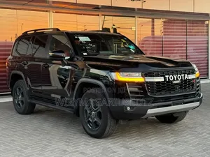 Toyota Land Cruiser LC300 2023 Maroon