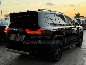 Toyota Land Cruiser LC300 2023 Maroon