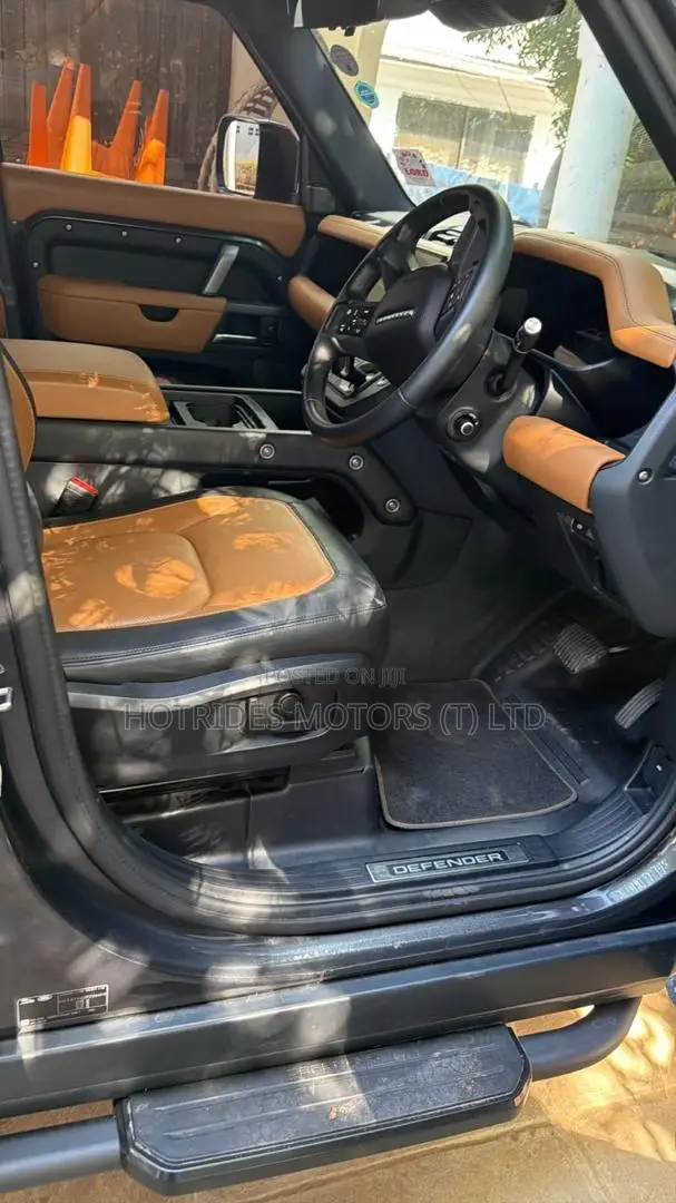 Land Rover Defender 2025 Gray