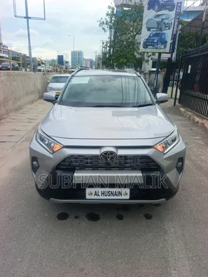 Toyota RAV4 Limited 2021 Silver