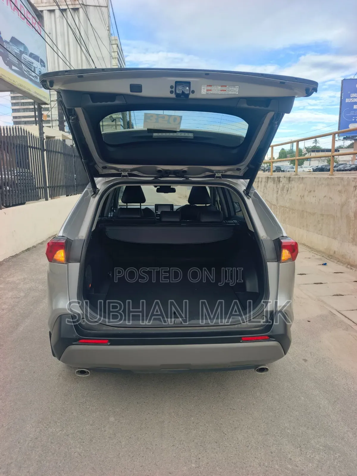 Toyota RAV4 Limited 2021 Silver