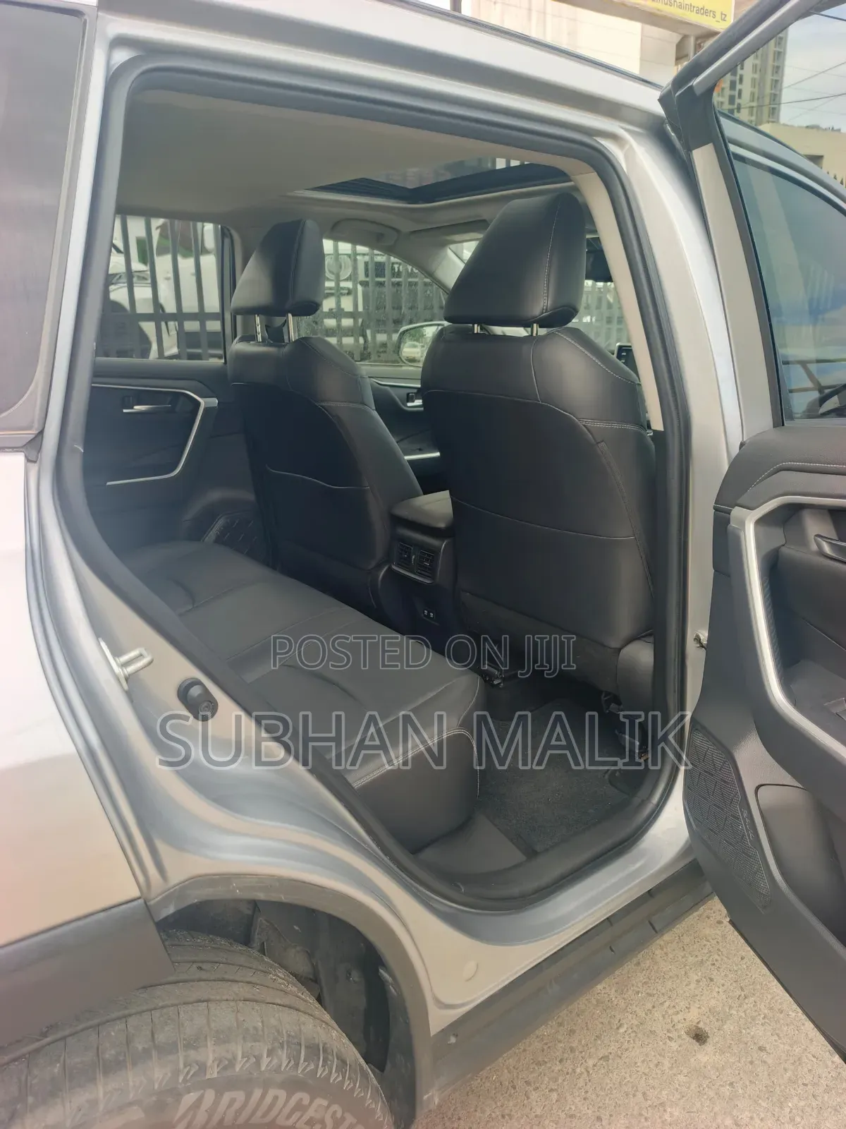 Toyota RAV4 Limited 2021 Silver