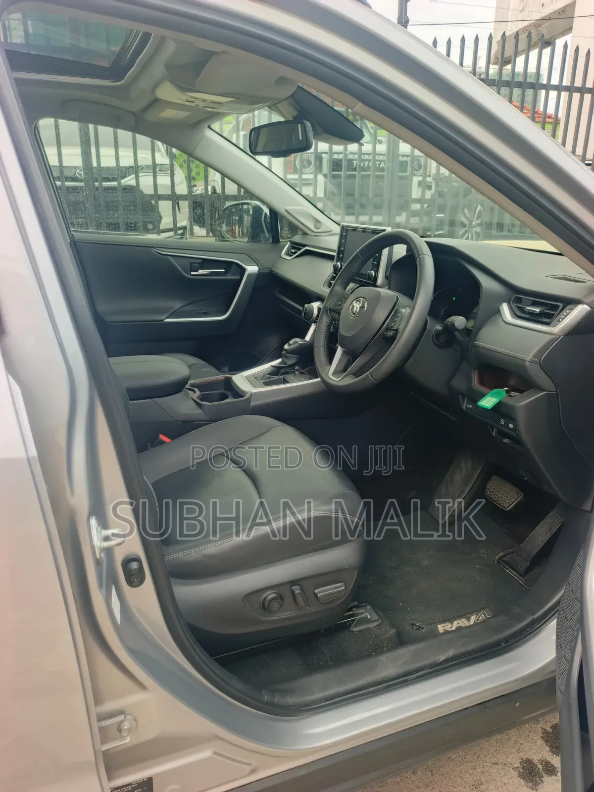 Toyota RAV4 Limited 2021 Silver