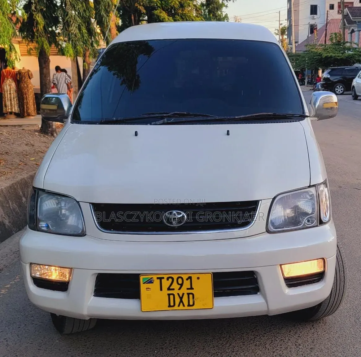 Toyota Noah 2.0 AWD (8 Seater) 2001 White