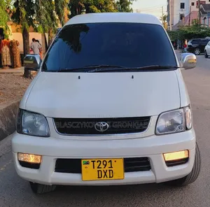 Toyota Noah 2.0 AWD (8 Seater) 2001 White
