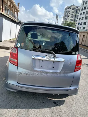 Toyota Ractis 1.5 AWD 2007 Burgundy