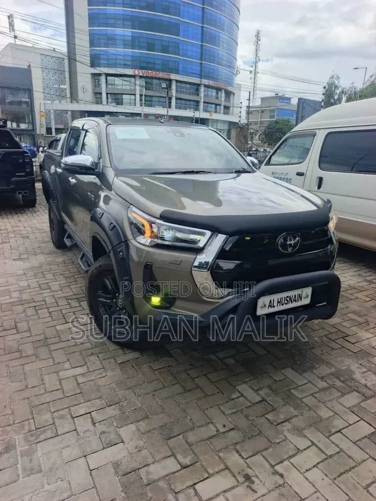 Toyota Hilux Revo Double Cab Deisel 2.4 AWD 2021 Green