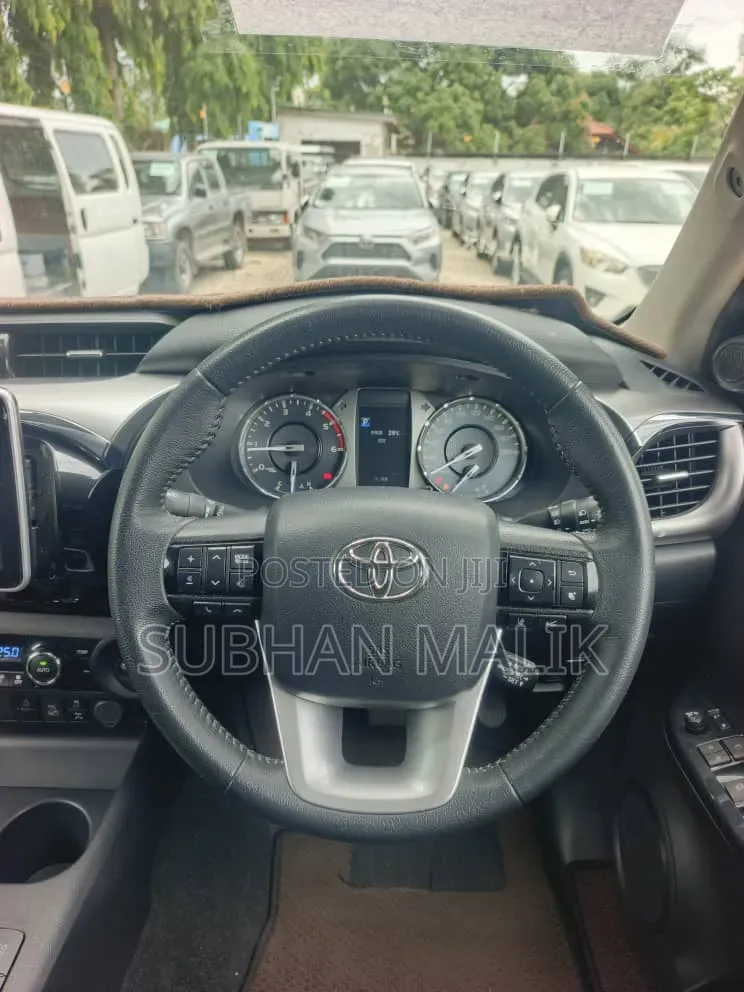 Toyota Hilux Revo Double Cab Deisel 2.4 AWD 2021 Green