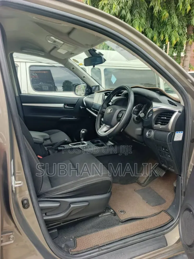 Toyota Hilux Revo Double Cab Deisel 2.4 AWD 2021 Green