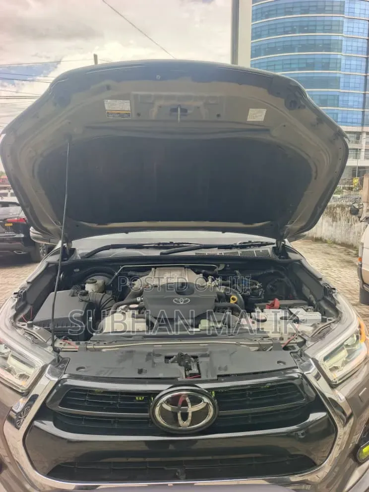 Toyota Hilux Revo Double Cab Deisel 2.4 AWD 2021 Green