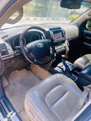 Toyota Land Cruiser 2010 White