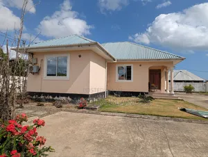 5bdrm House in Dunda for sale