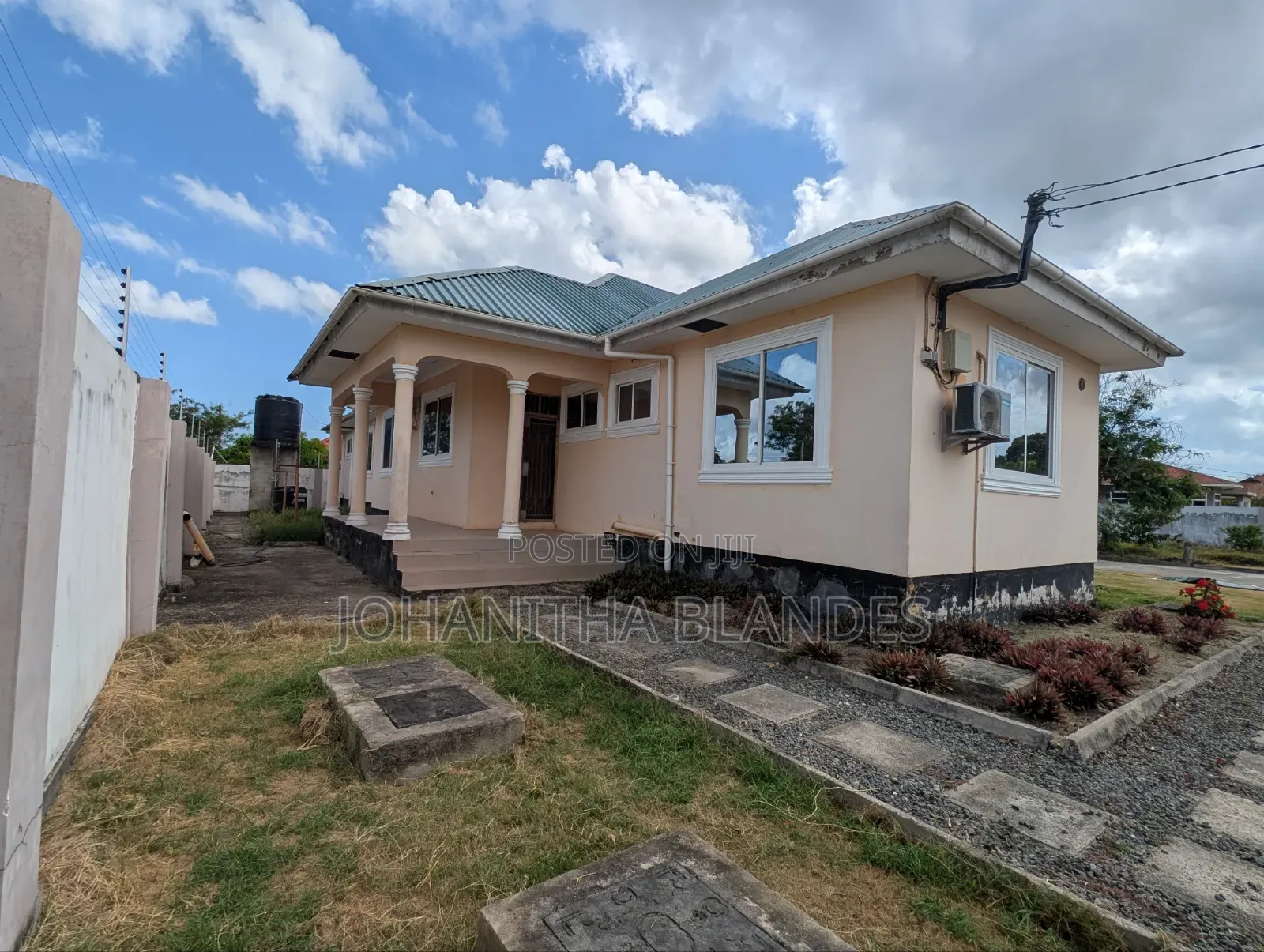 5bdrm House in Dunda for sale