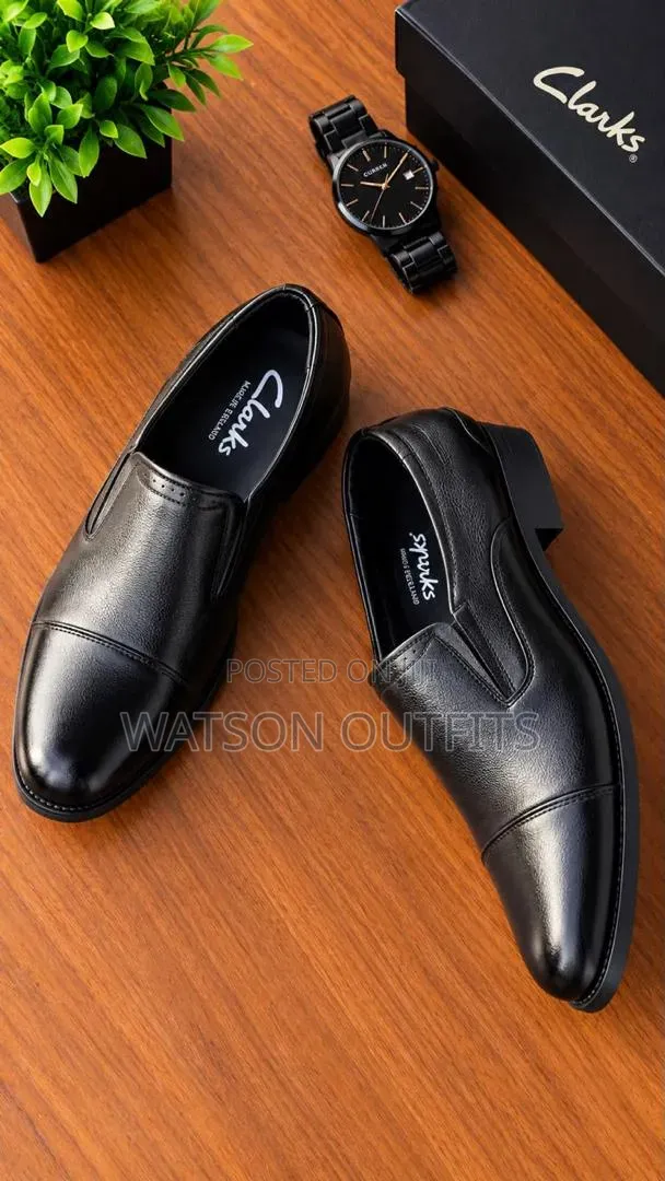 Singly Coloured 4-Designs Men's Leather Shoes