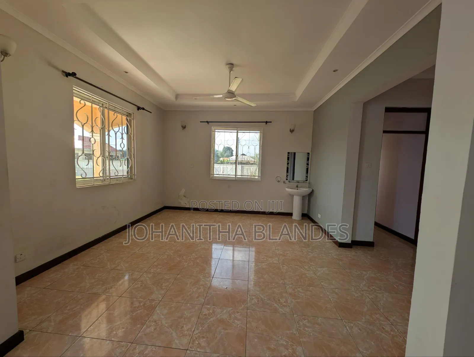 5bdrm House in Dunda for sale