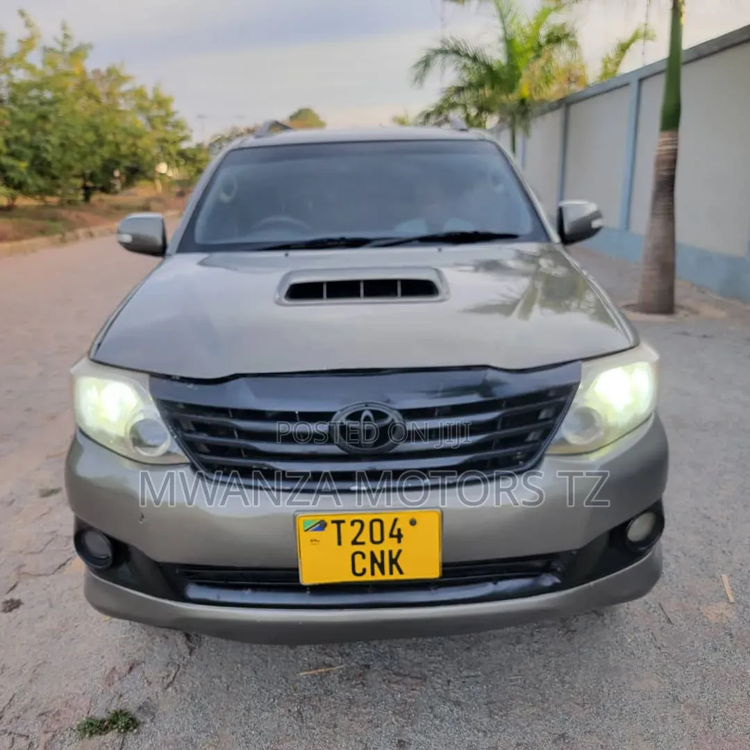 Toyota Fortuner 2013 Gray