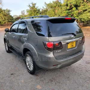 Toyota Fortuner 2013 Gray
