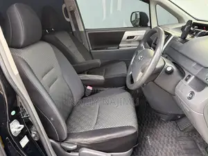 Toyota Noah 2.0 143hp AWD (7 Seater) 2009 Black