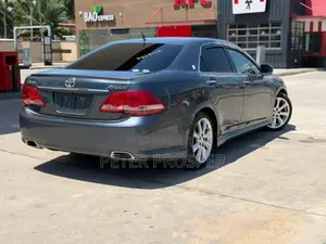 Toyota Crown 2009 Gray