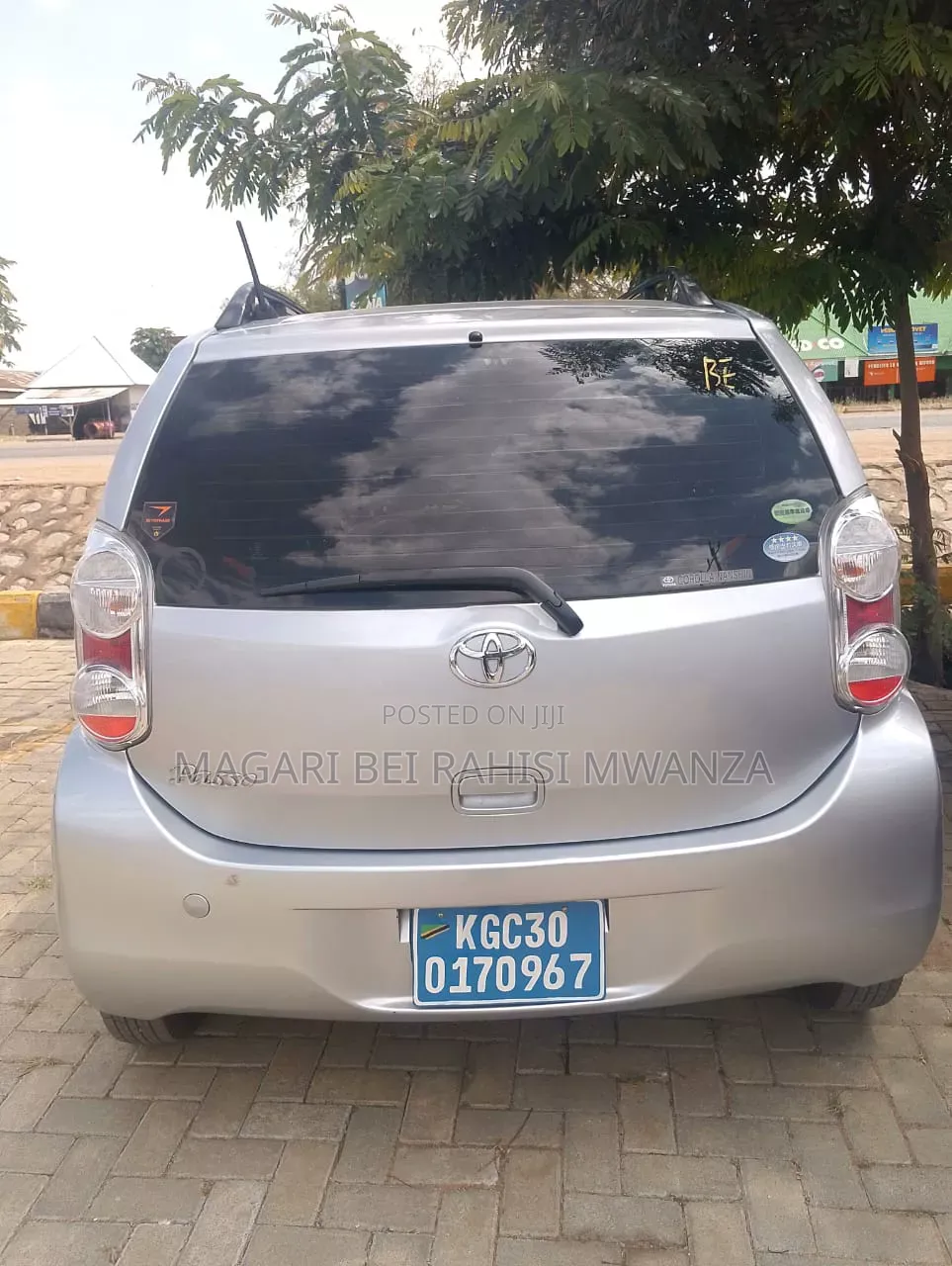 Toyota Passo Sette 1.5 AWD 2011 Silver