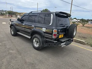 Toyota Land Cruiser 2000 Black