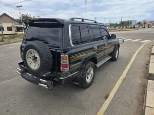 Toyota Land Cruiser 2000 Black