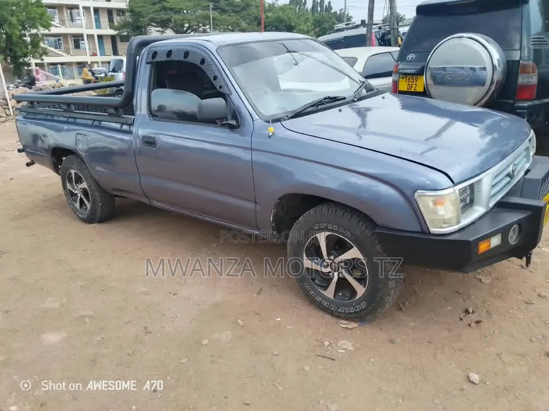 Toyota Hilux 1995 Gray