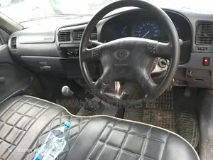 Toyota Hilux 1995 Gray