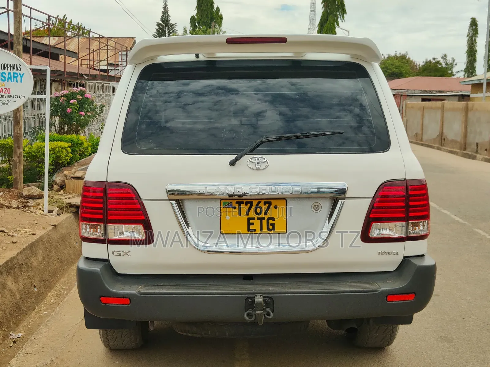 Toyota Land Cruiser 2003 White