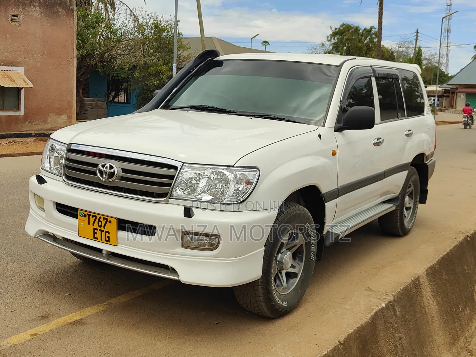 Toyota Land Cruiser 2003 White