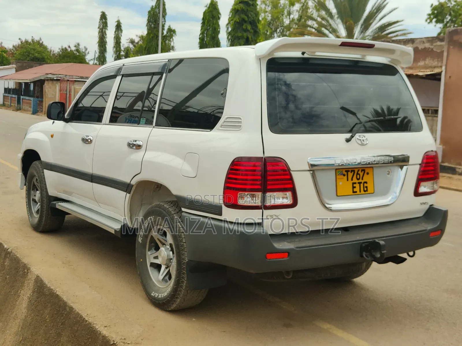 Toyota Land Cruiser 2003 White