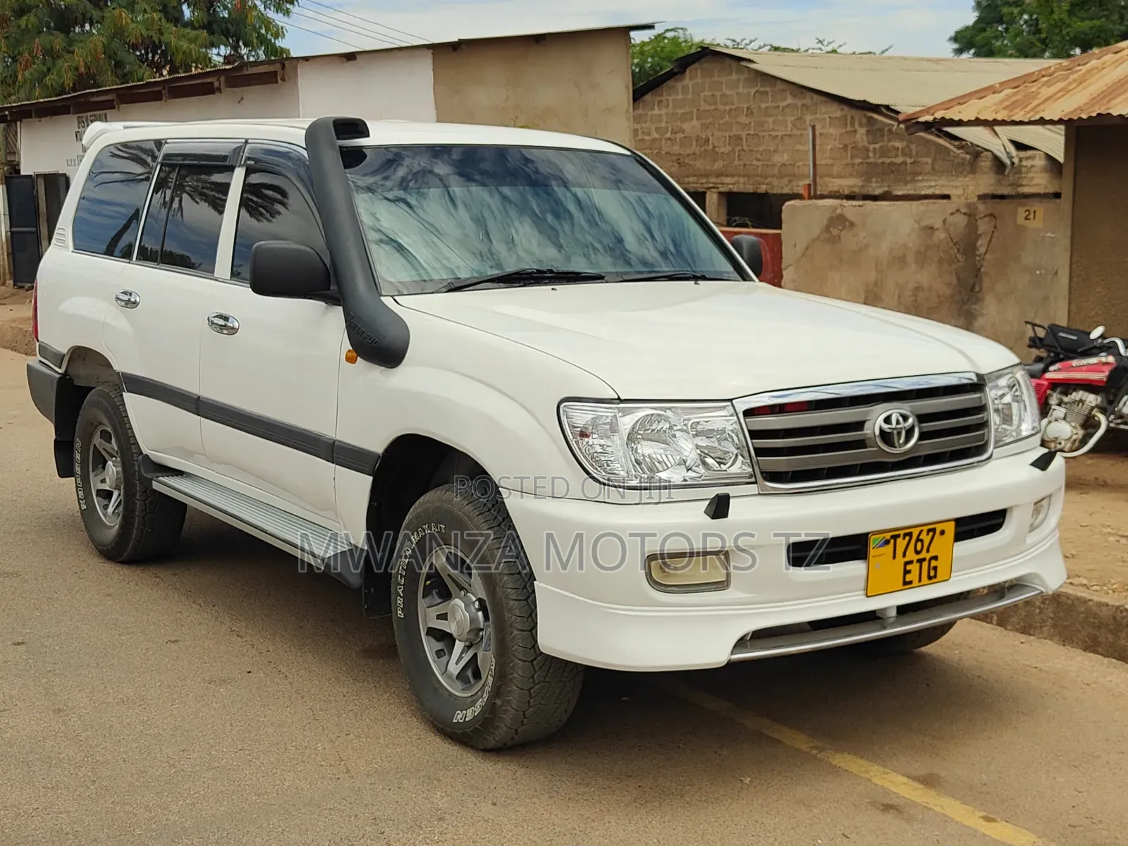 Toyota Land Cruiser 2003 White