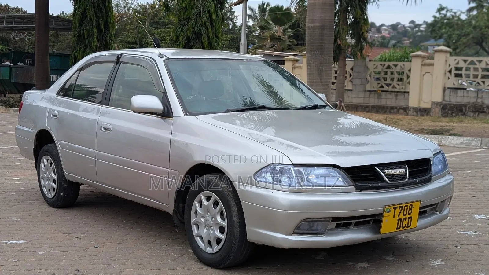 Toyota Carina 2000 Beige