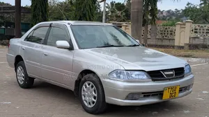 Toyota Carina 2000 Beige