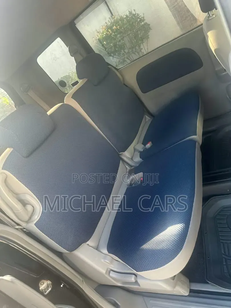 Toyota Sienta 2005 Black