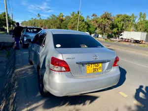 Toyota Belta 2005 Beige