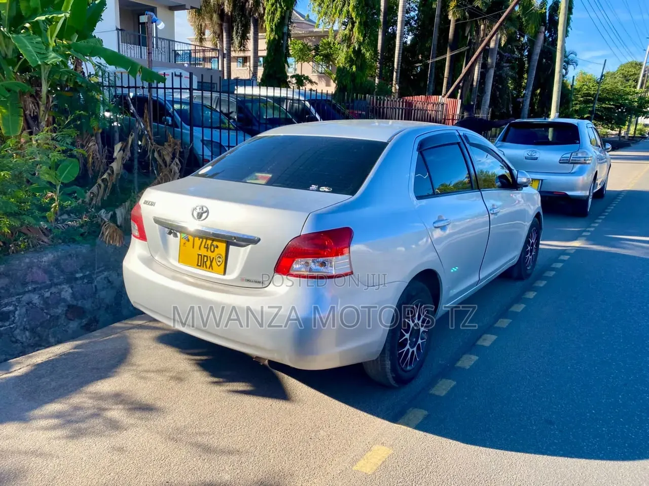 Toyota Belta 2005 Beige