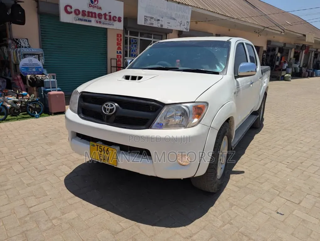 Toyota Hilux 2011 Pearl