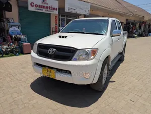 Toyota Hilux 2011 Pearl